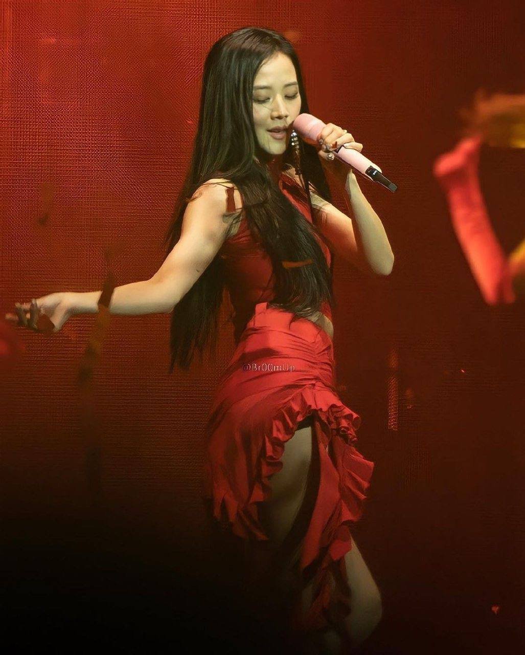 AzmkSGGr Jisoo FAP 03.jpg